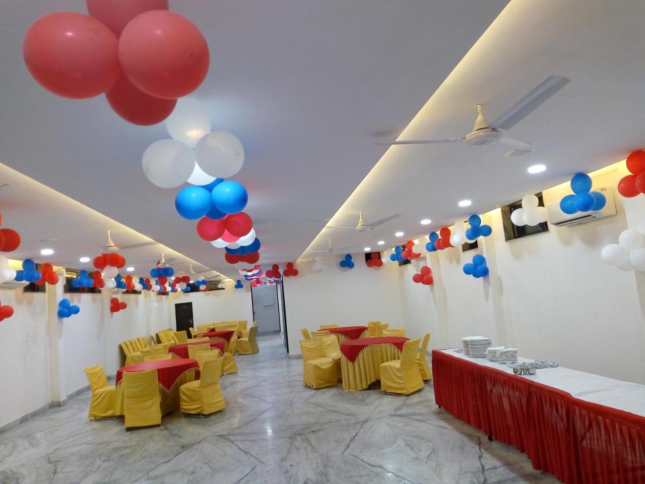 Hotel Sar Kamla Dham Skd Vrindavan Fully Vaccinated Staff المظهر الخارجي الصورة
