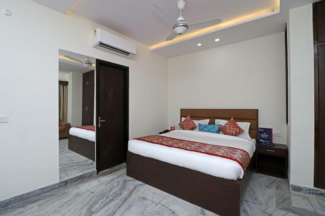 Hotel Sar Kamla Dham Skd Vrindavan Fully Vaccinated Staff المظهر الخارجي الصورة